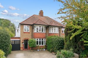 Clinton Avenue, East Molesey- click for photo gallery